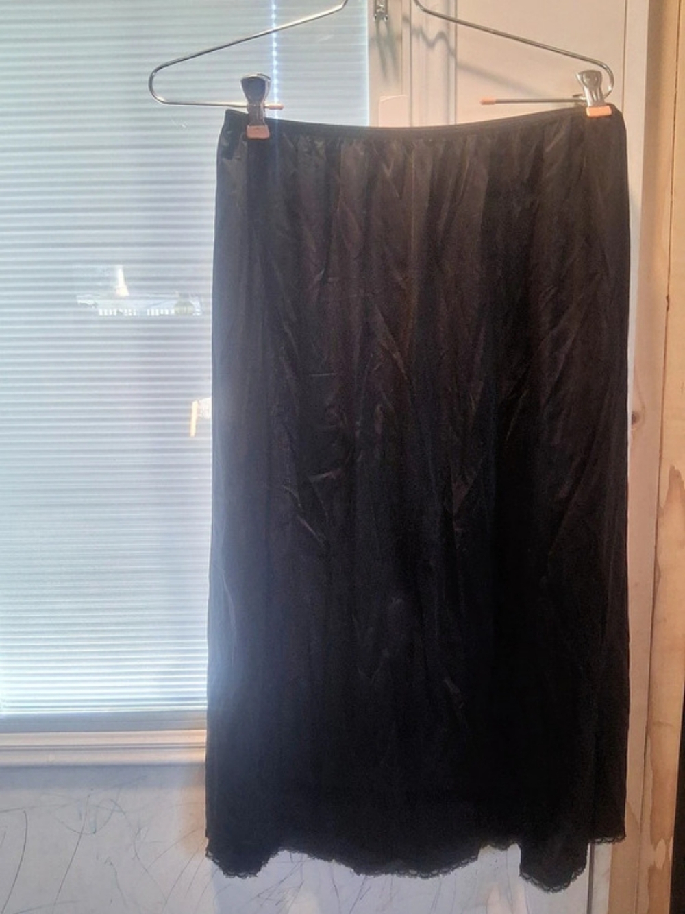 Vanity Fair Black Slip Skirt Size Large Nylon